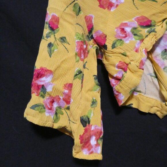 U2B | medium | Floral Yellow Crop Top | Zip-Up Back - Picture 6 of 16